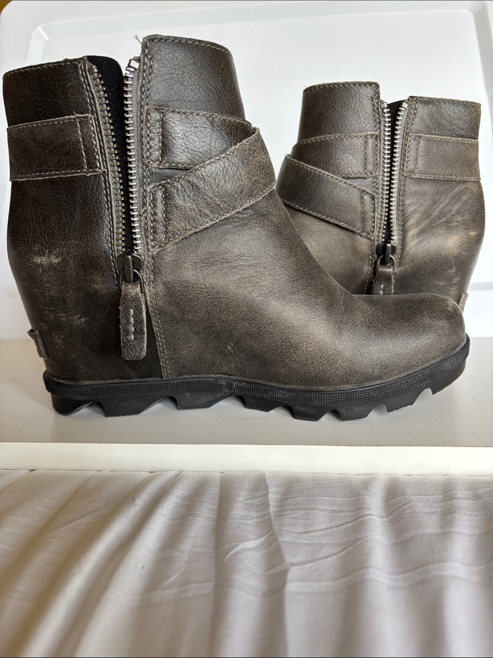 Sorel Joan of Arctic Grey Leather Ankle Boots with Side Zip Size 9 - Picture 8 of 11